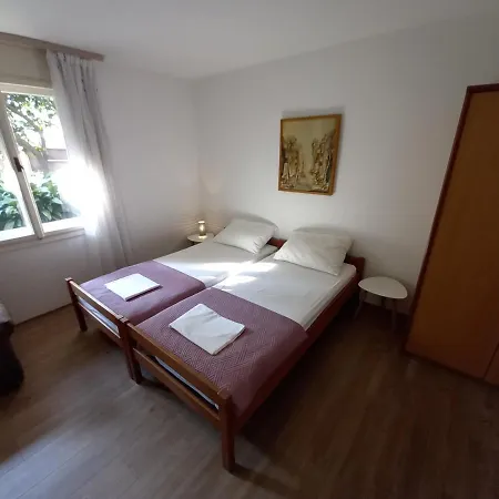 Lungo Apartment